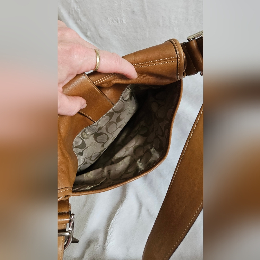 Coach Vintage Soho/Hobo Crossbody Bucket Bag. #G3S-9481 - Picture 6 of 12